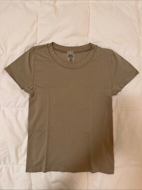 Aritzia Sunday Best Olive T-Shirt